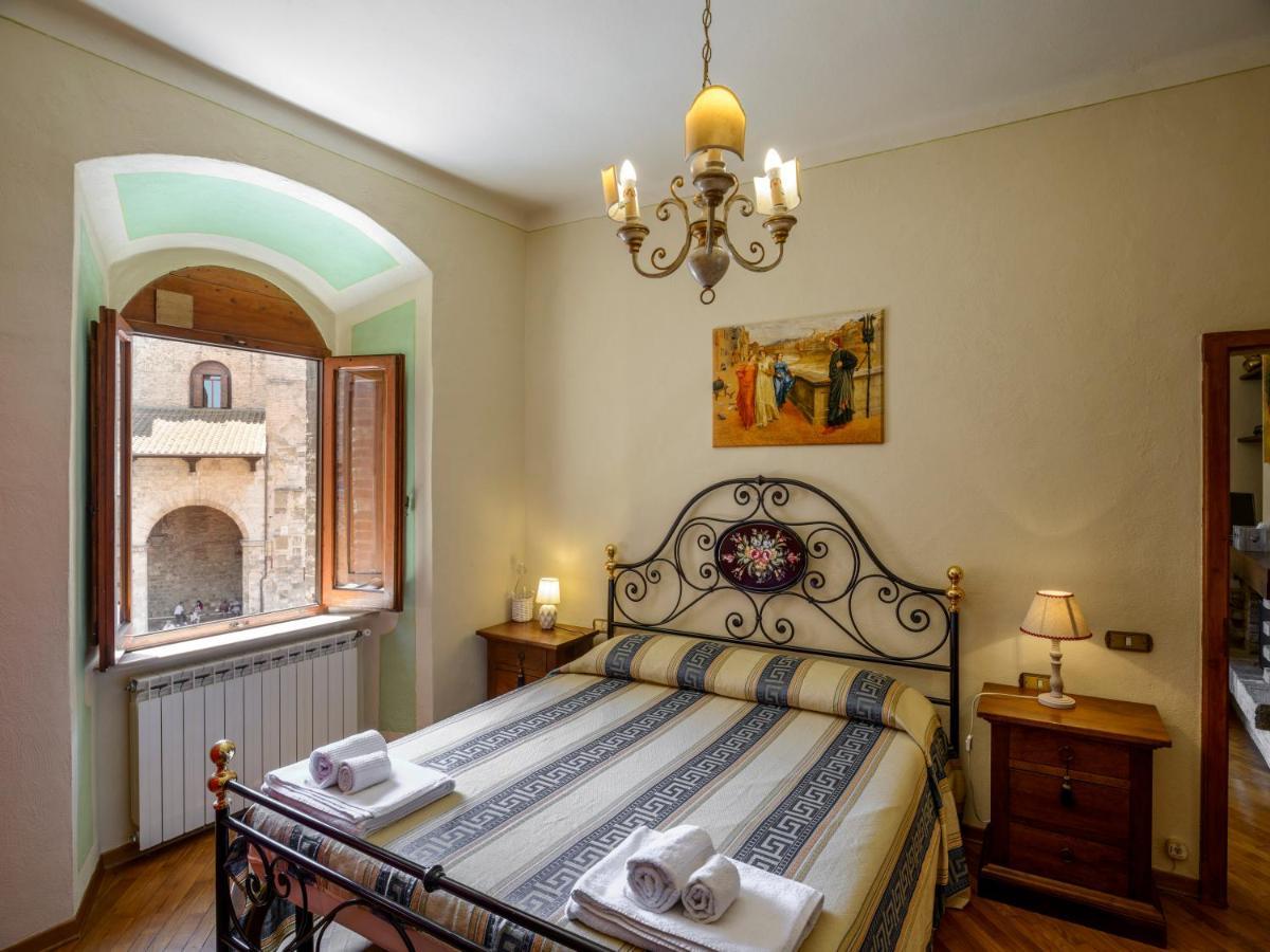 Sangi Studio Apartment - With Amazing View Of The Duomo San Gimignano Exteriér fotografie